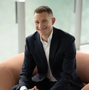 Dylan Srebnick, Agent in  - Compass