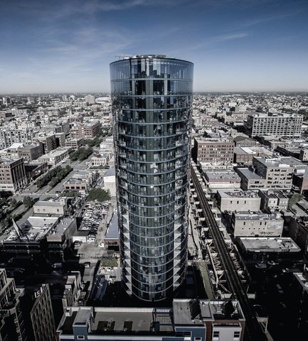 $3,570 | 730 W Couch Pl, Unit 1010 | Chicago