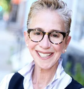 Joan Mozenter, Agent in  - Compass