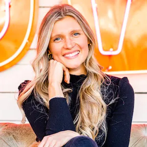 Lauren Perry, Agent in  - Compass