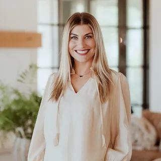 Karen Rivera, Agent in  - Compass