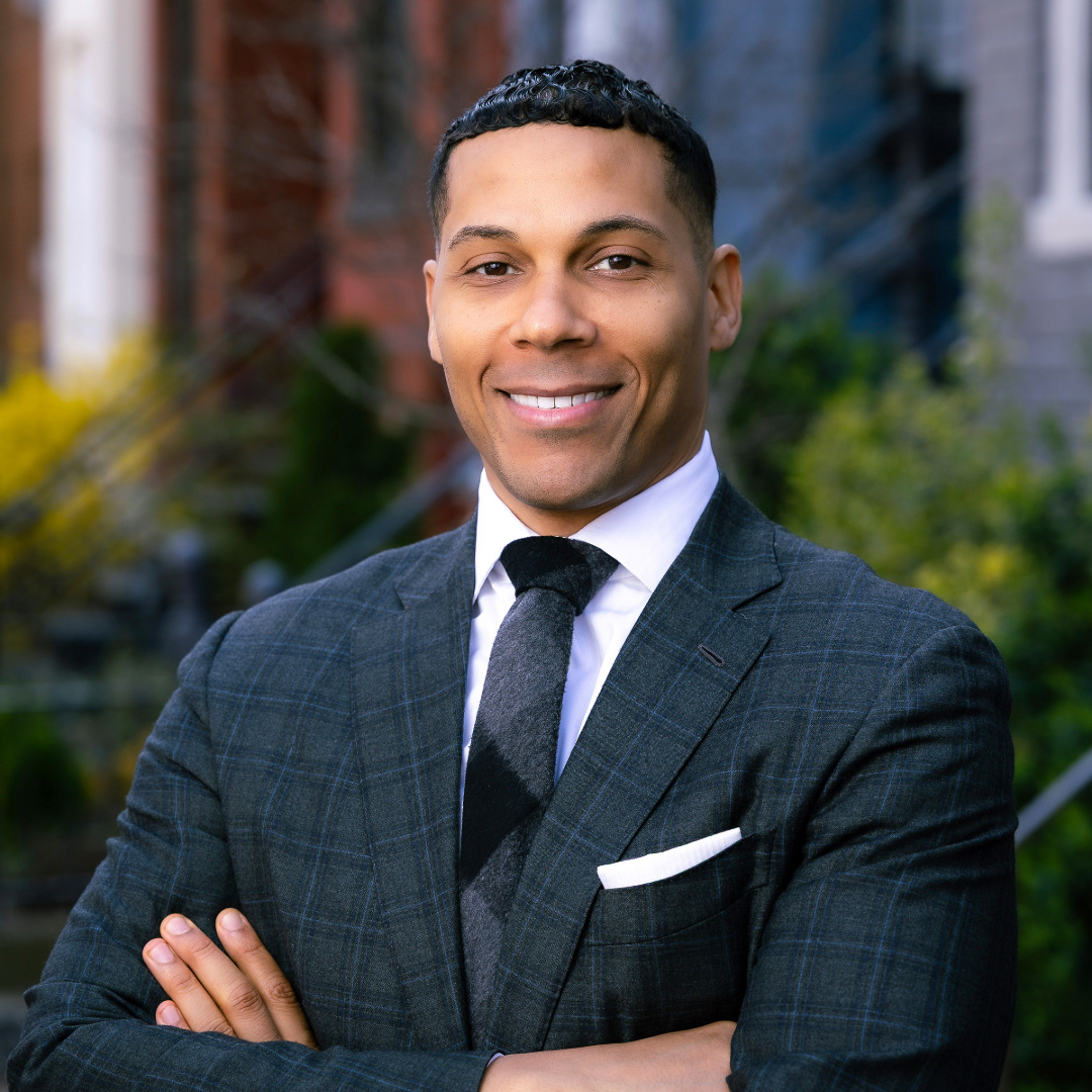 Headshot of Vincent Carlos Gray