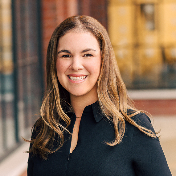 Headshot of Lindsey Stone