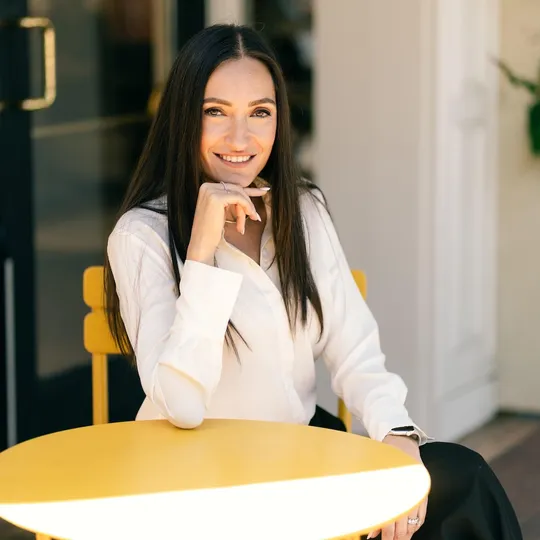 Sera Secer Ott, Agent in  - Compass