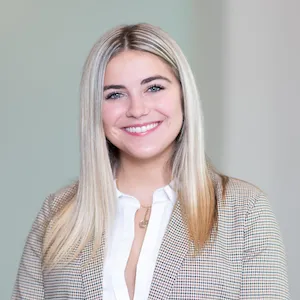 Madissen Hess, Agent in  - Compass