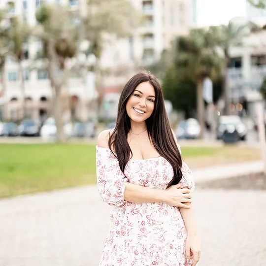 Ashley Sylvestro, Agent in  - Compass