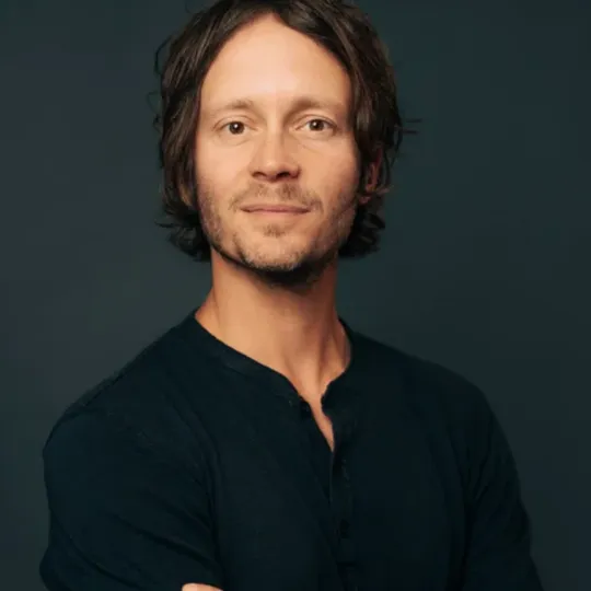 Jonny Gleaton, Agent in  - Compass