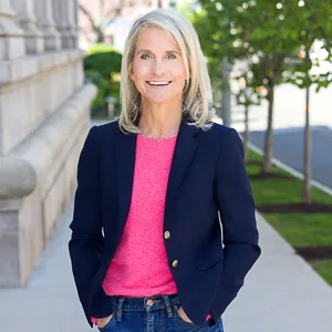 Laura Gavey, Agent in  - Compass