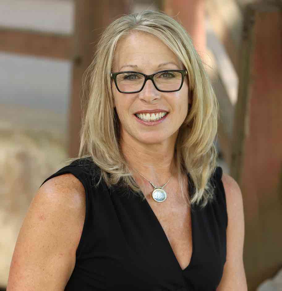 Headshot of Dana Dunne