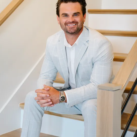 Travis Taylor, Agent in  - Compass