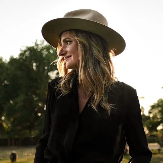 Amanda Salzman, Agent in  - Compass