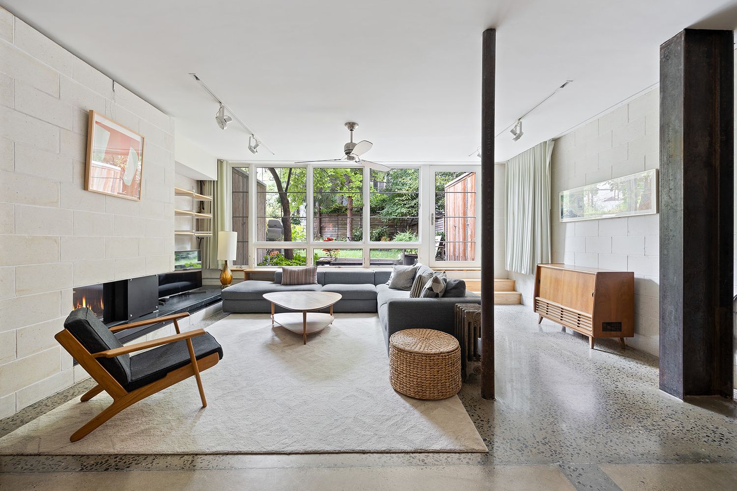 $9,500 | 993 Lorimer St, Unit 1 | Greenpoint