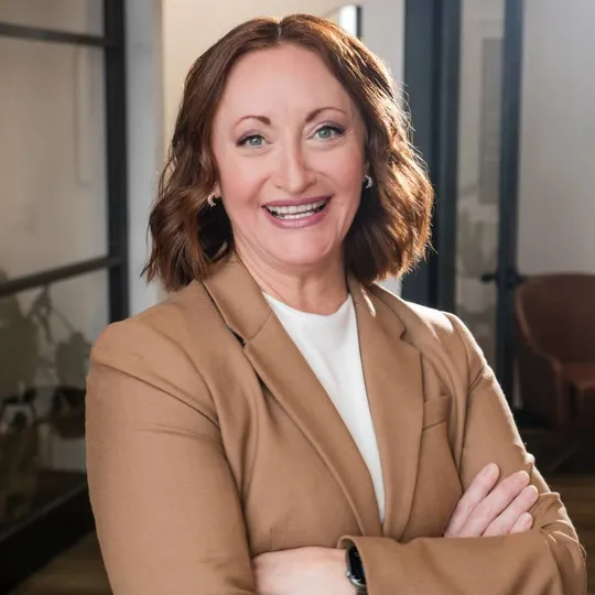 Cat Kimura, Agent in  - Compass