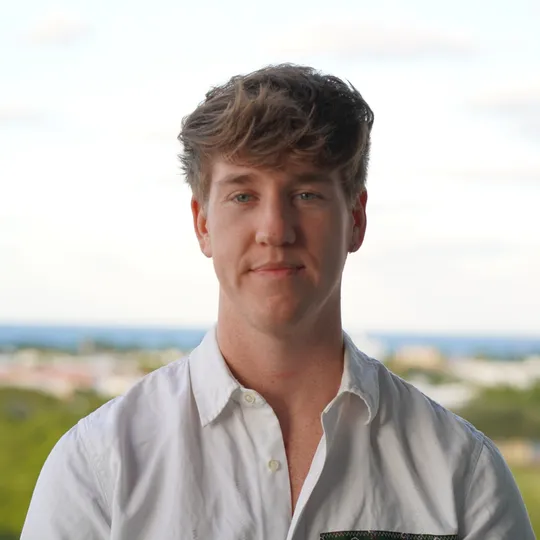 Connor Weiss, Agent in  - Compass