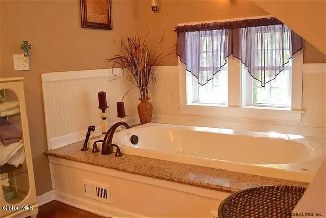 $549,900 | 17 Johnny Cake Hollow Road, Pittstown, NY 12121