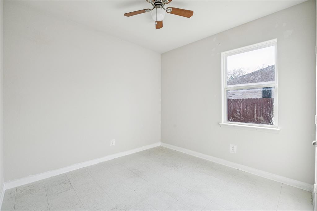 1020 Walnut Ridge Drive Hutchins, TX 75141 - Photo 22 of 28 an empty room with a window