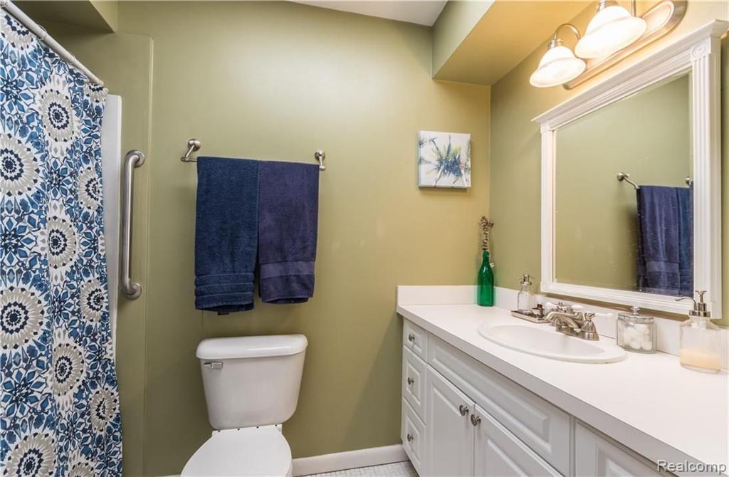 4043 West Maple Road, Unit D Bloomfield Hills, MI 48301 - Photo 21 of 24