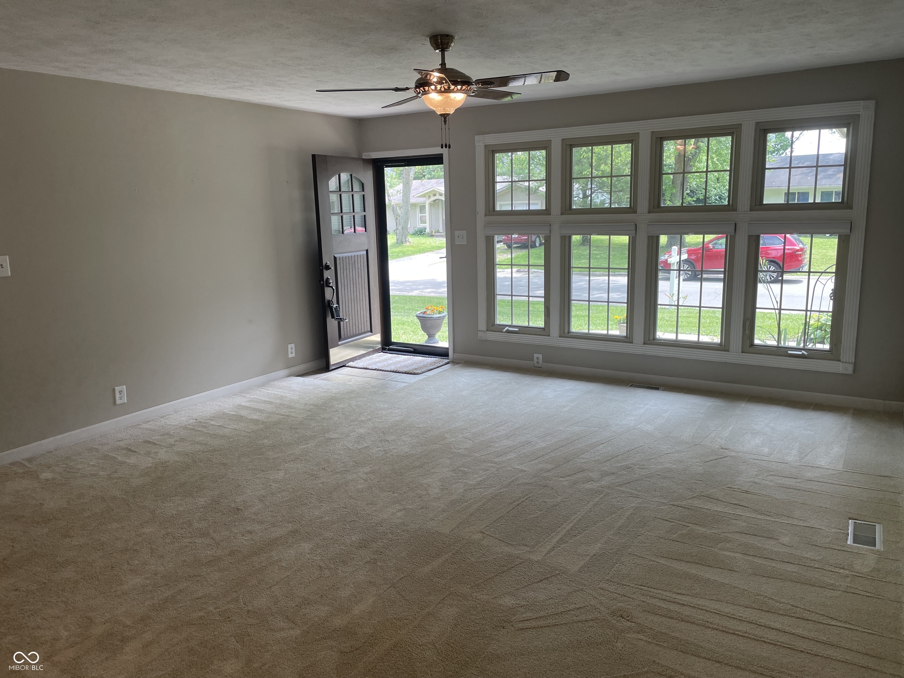 526 Emerson Road Carmel, IN 46032 - Photo 13 of 33 Gallery Image 13
