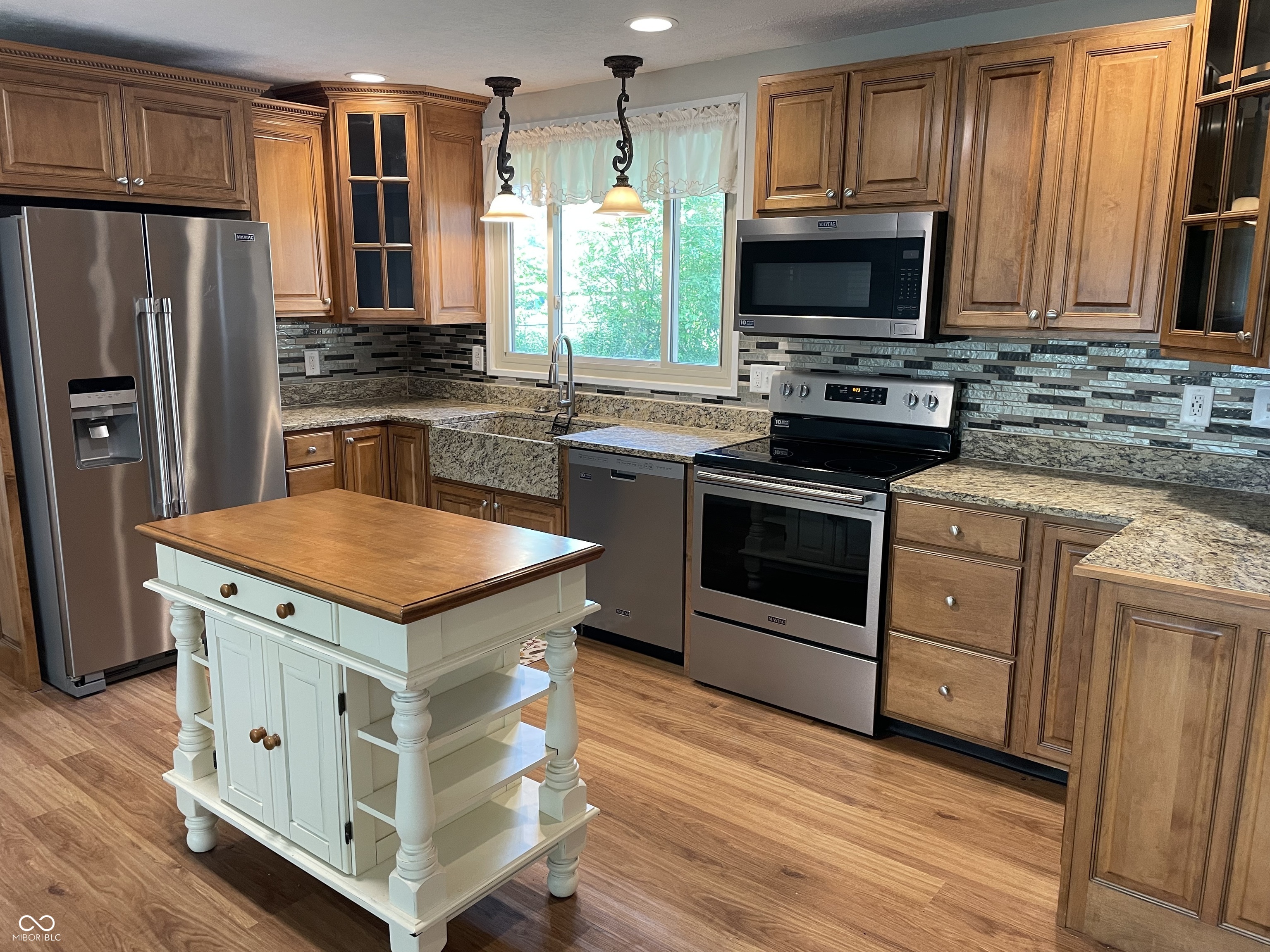 526 Emerson Road Carmel, IN 46032 - Photo 5 of 33 Gallery Image 5