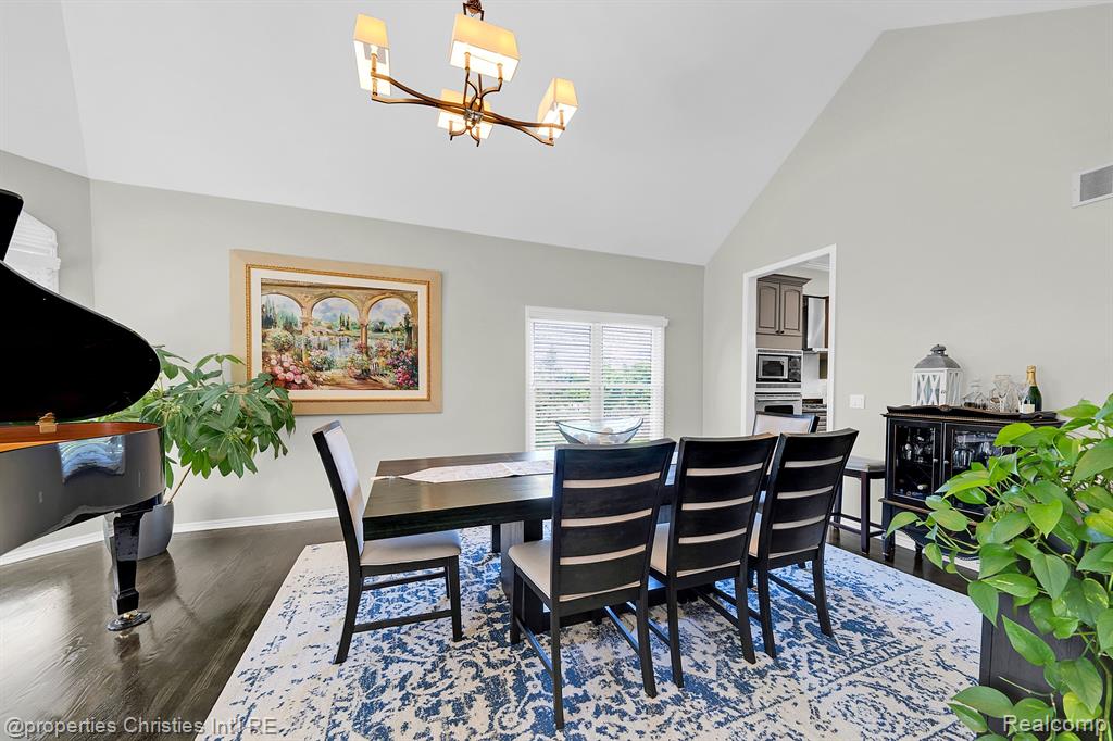 2590 Summerlin Court Rochester, MI 48306 - Photo 9 of 68 Gallery Image 9