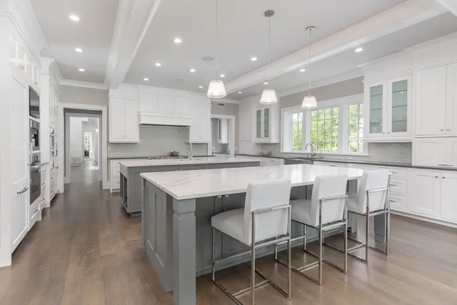 $10,950,000 | 8 Hidden Road, Weston, MA 02493