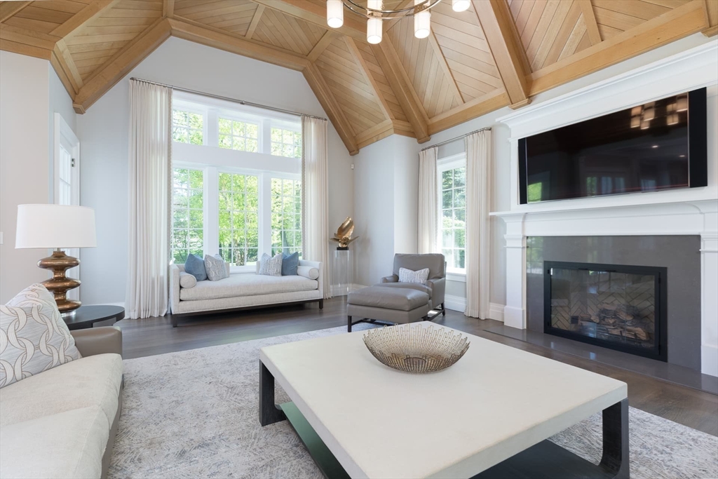 8 Hidden Road Weston, MA 02493 - Photo 15 of 42