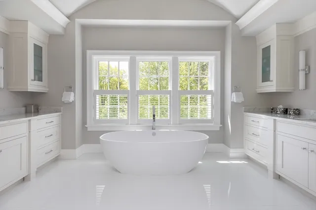 $10,950,000 | 8 Hidden Road, Weston, MA 02493