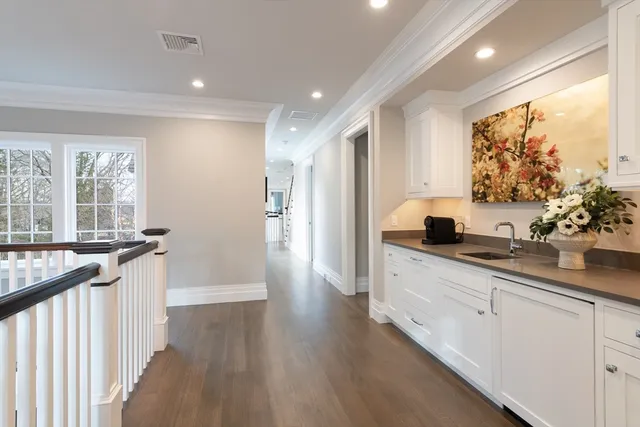 $10,950,000 | 8 Hidden Road, Weston, MA 02493