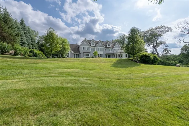 $10,950,000 | 8 Hidden Road, Weston, MA 02493