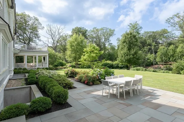 $10,950,000 | 8 Hidden Road, Weston, MA 02493