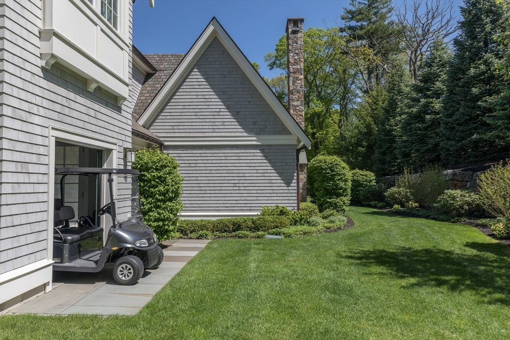 8 Hidden Road Weston, MA 02493 - Photo 5 of 42