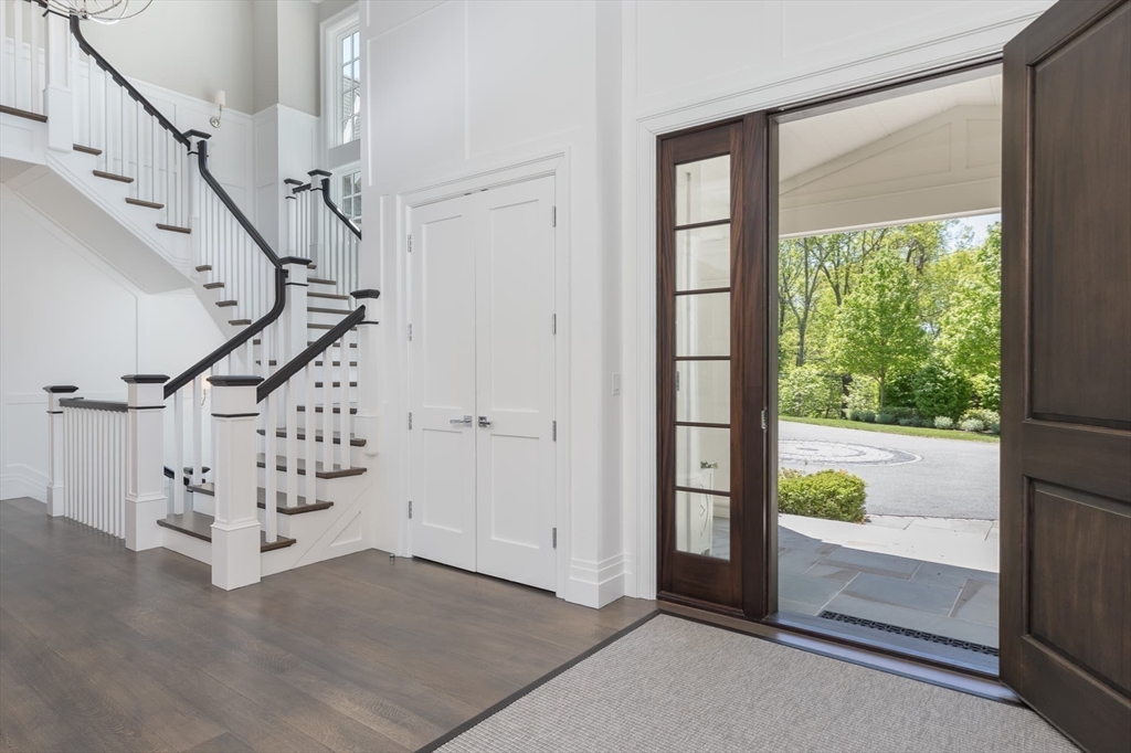 8 Hidden Road Weston, MA 02493 - Photo 7 of 42