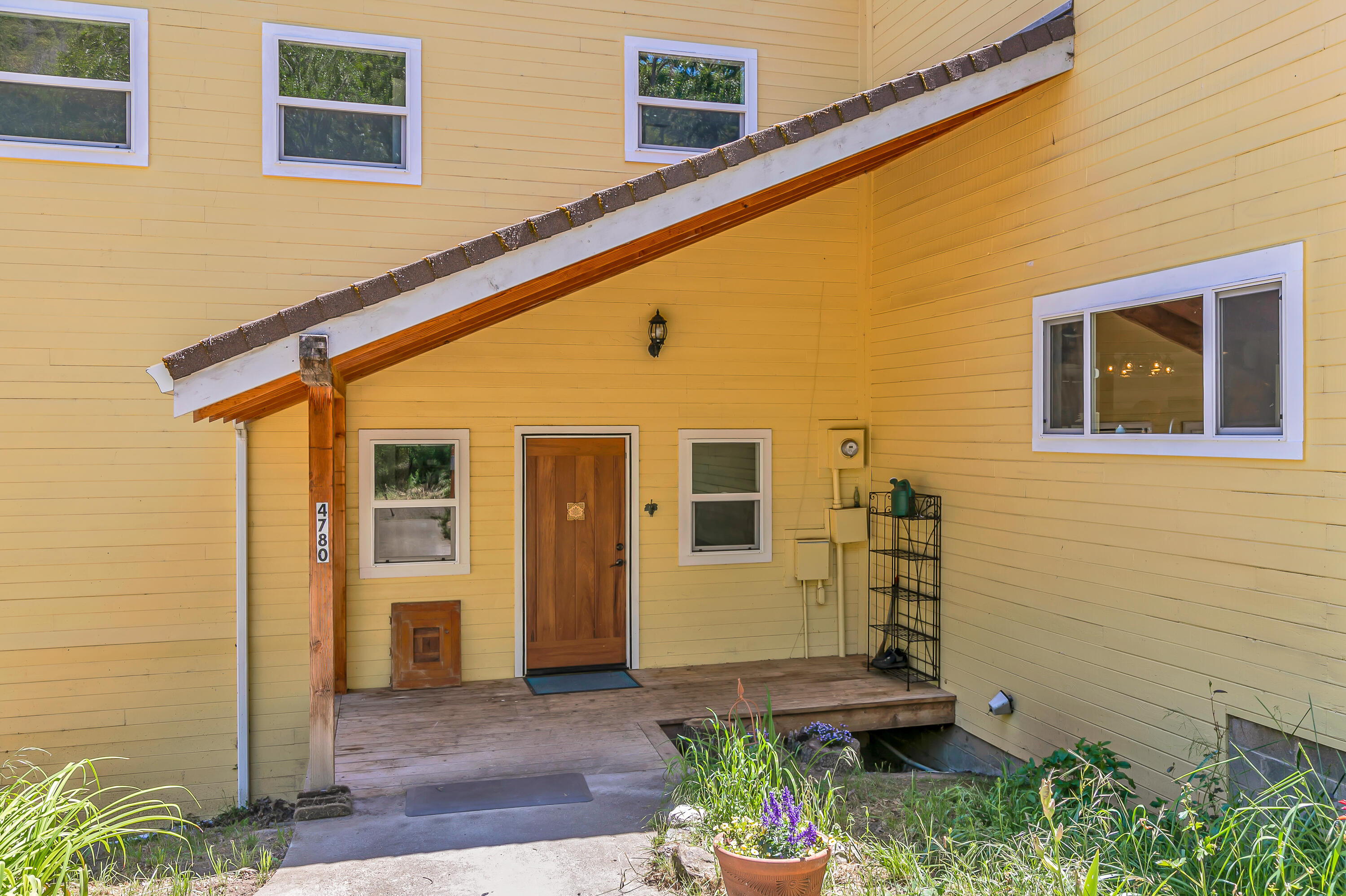 4780 Andrews Road Medford, OR 97501 - Photo 7 of 47 Front Porch