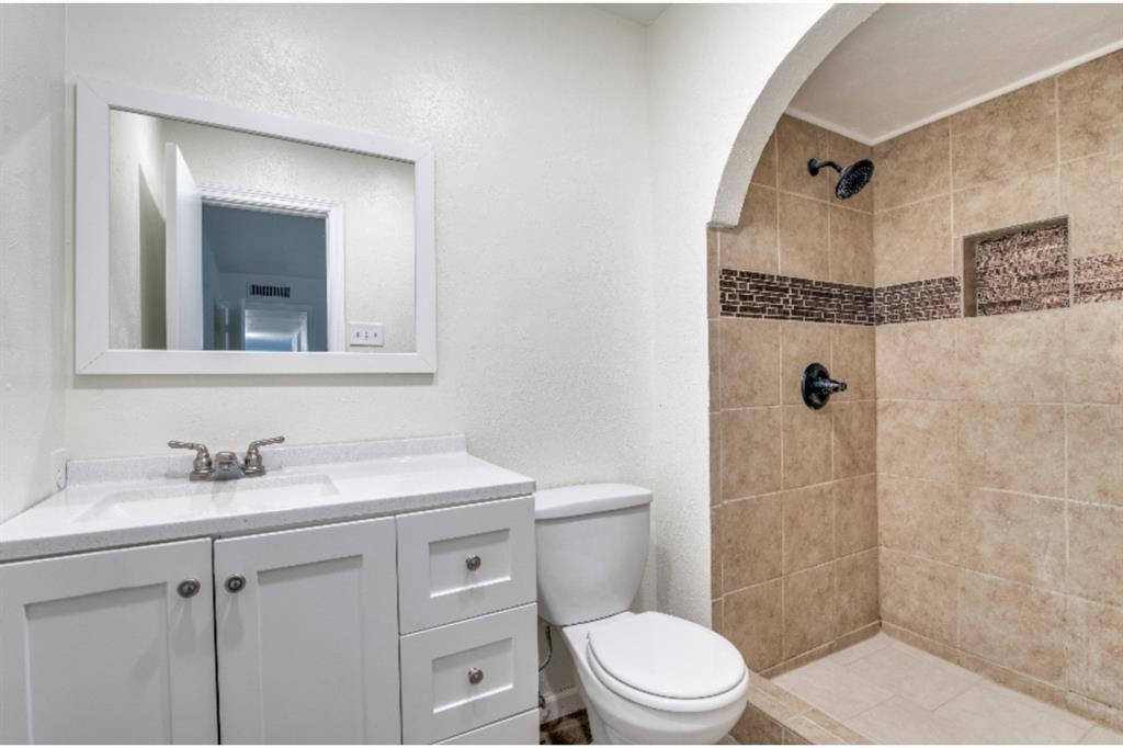 5913 Maple Lane Rowlett, TX 75089 - Photo 6 of 11