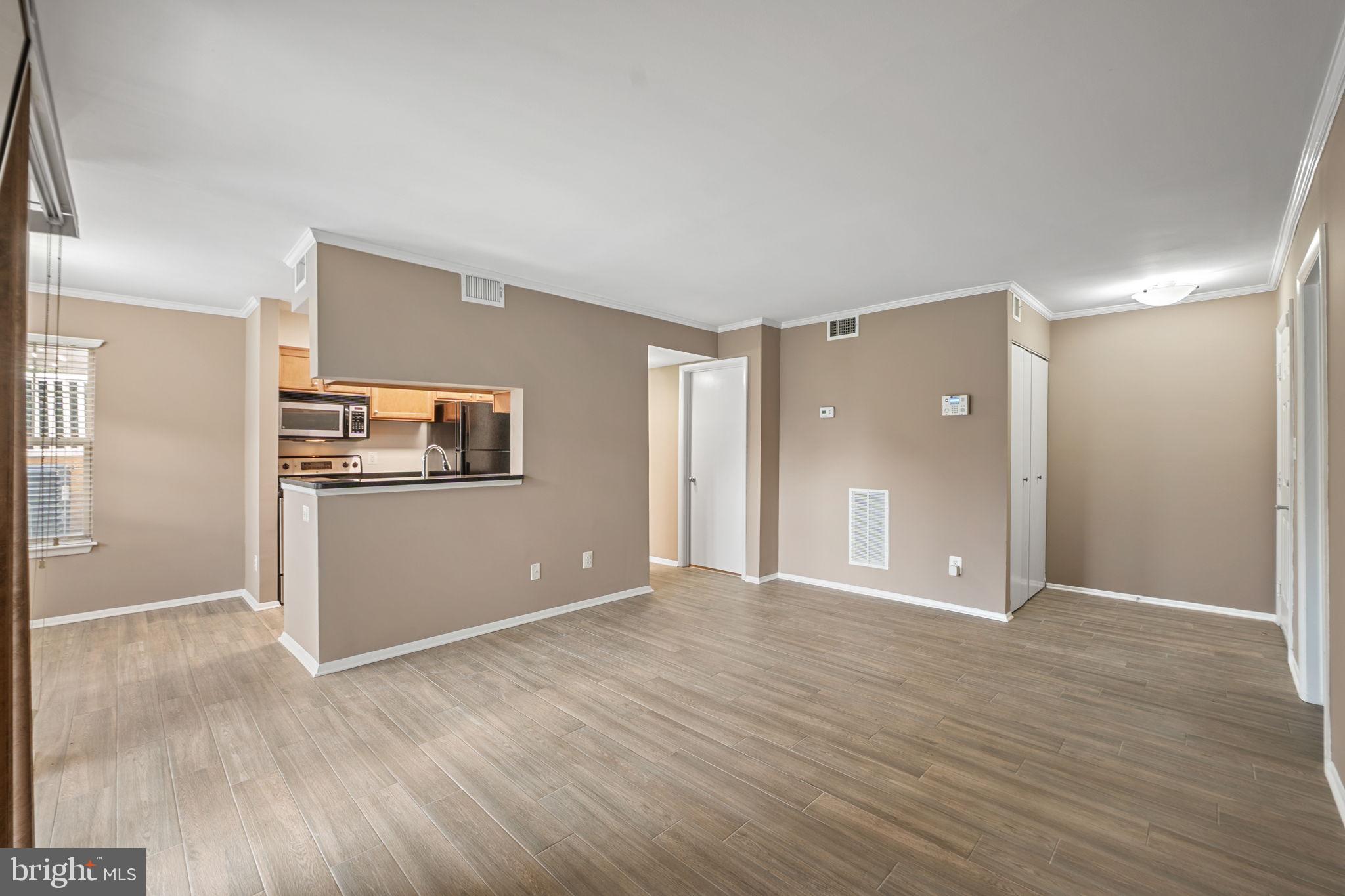 1723 Ascot Way, Unit A Reston, VA 20190 - Photo 3 of 32 Bright spaces