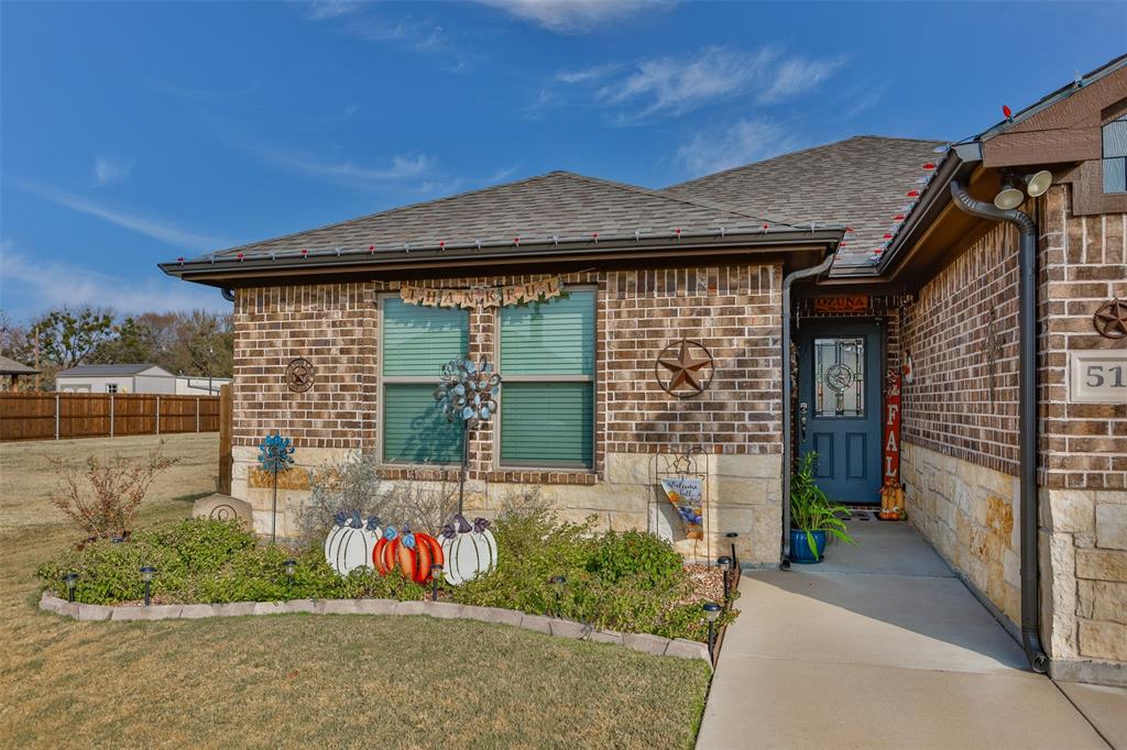 513 Pathfinder Street Collinsville, TX 76233 - Photo 2 of 40