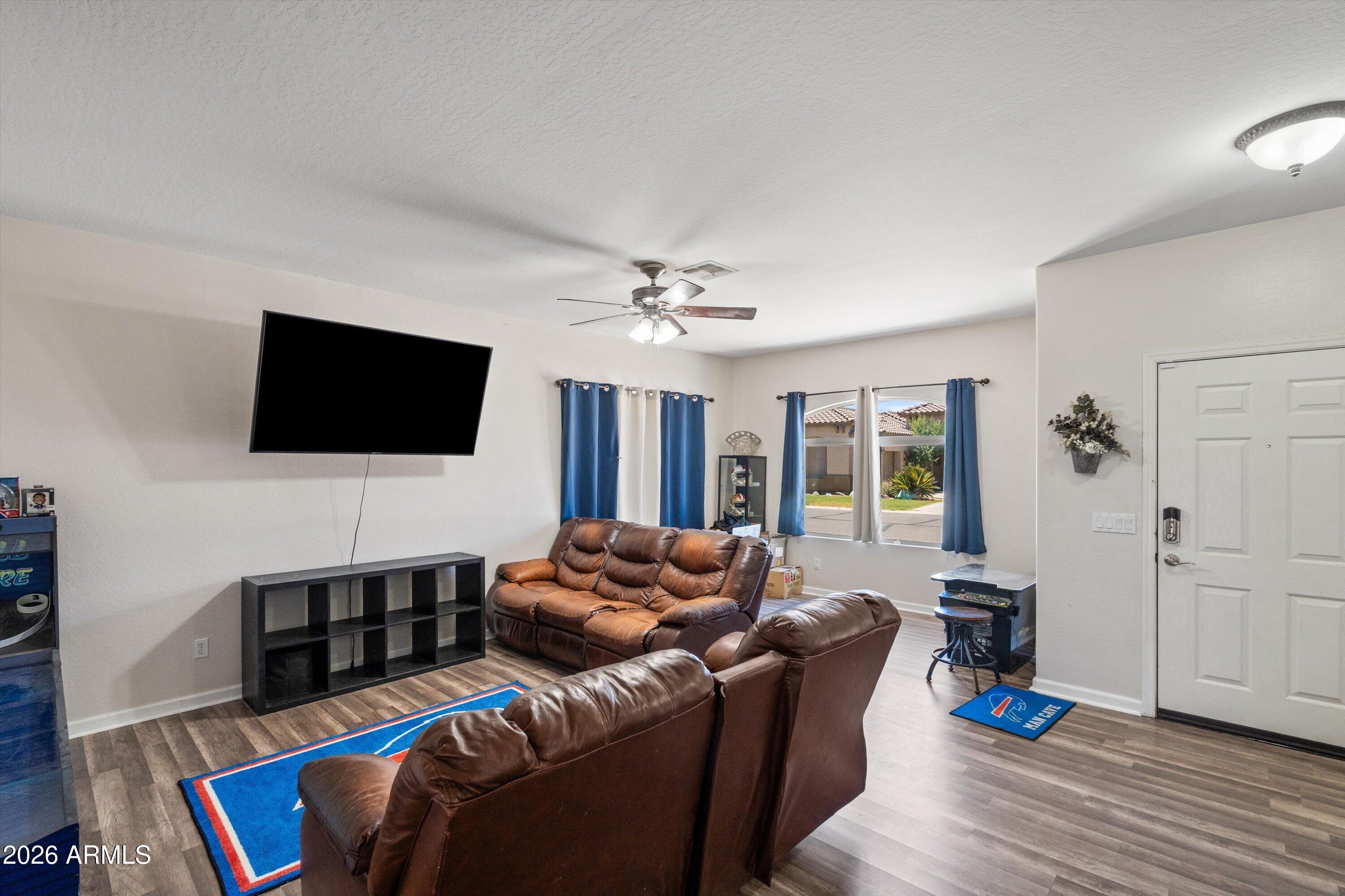 9630 Barley Road Florence, AZ 85132 - Photo 9 of 49 09-Living Room