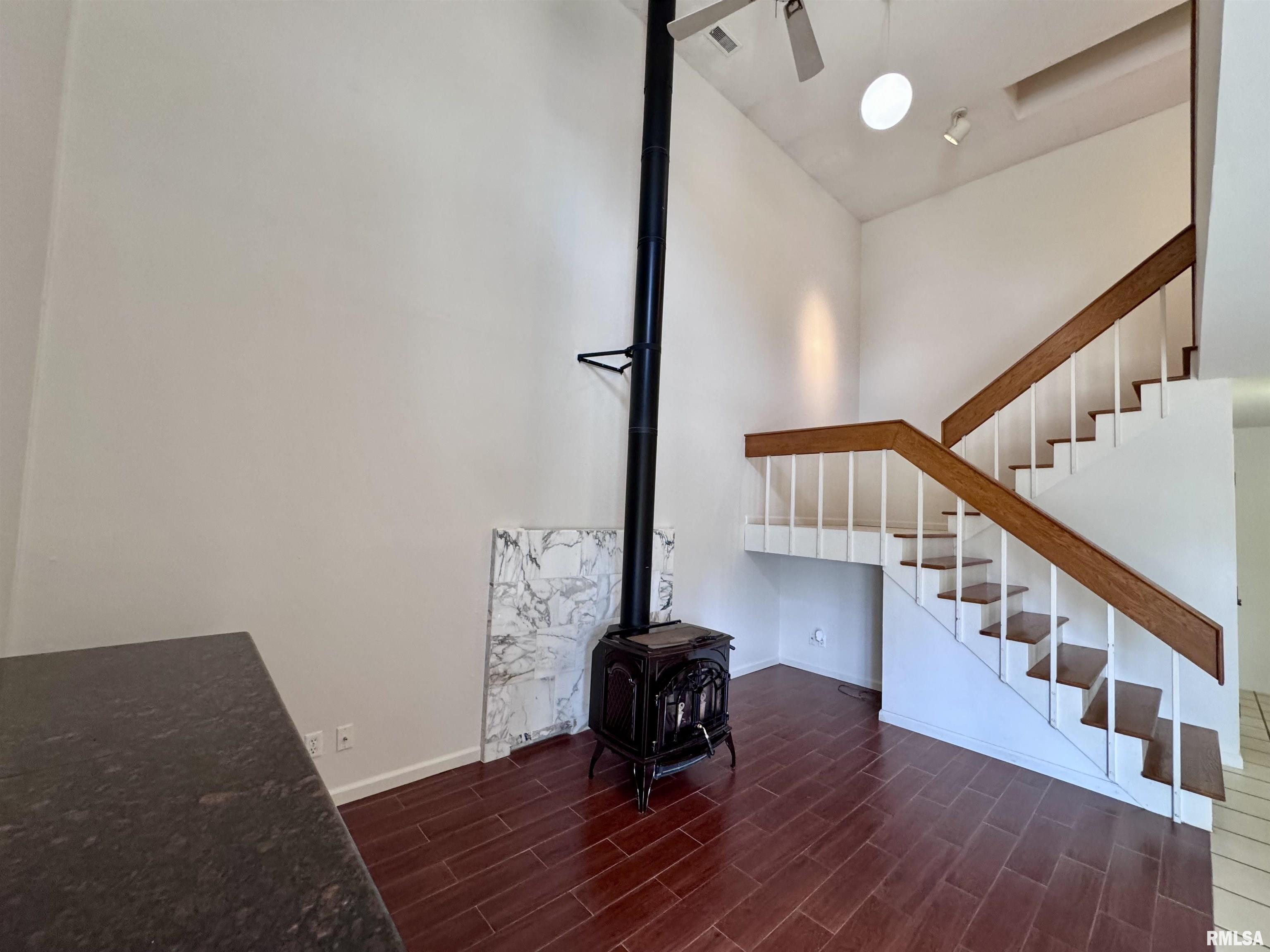 12740 North 1050th Road Macomb, IL 61455 - Photo 11 of 43 Gallery Image 11