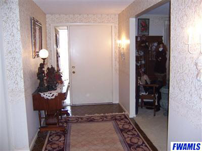 10430 Oaktree Road Fort Wayne, IN 46845 - Photo 3 of 18