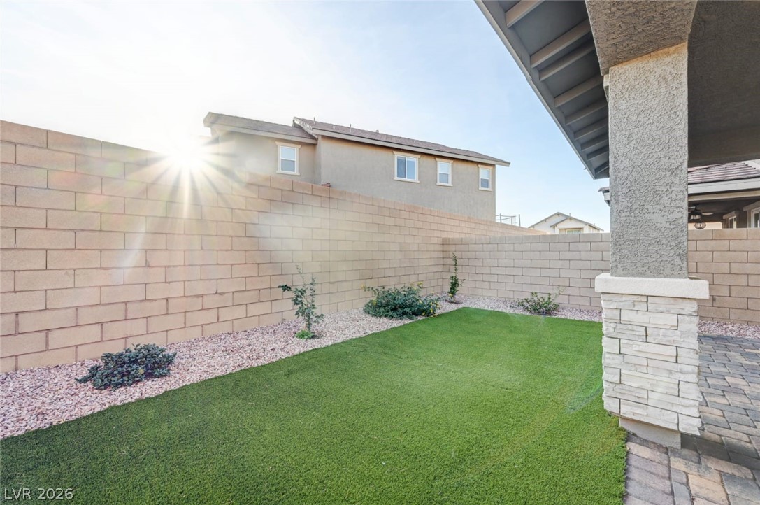 Undisclosed Address Henderson, NV 89015 - Photo 4 of 18