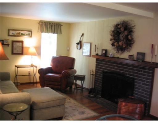 835 Spang Road Baden, PA 15005 - Photo 5 of 9 Family Room.