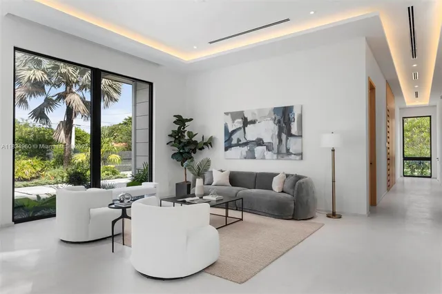$4,995,000 | 6445 Southwest 102nd Avenue, Miami, FL 33173
