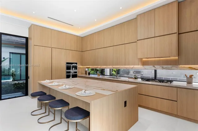 $4,995,000 | 6445 Southwest 102nd Avenue, Miami, FL 33173