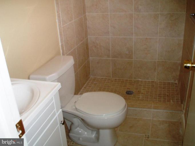 7920 Bock Road Fort Washington, MD 20744 - Photo 8 of 10 Updated full bath.