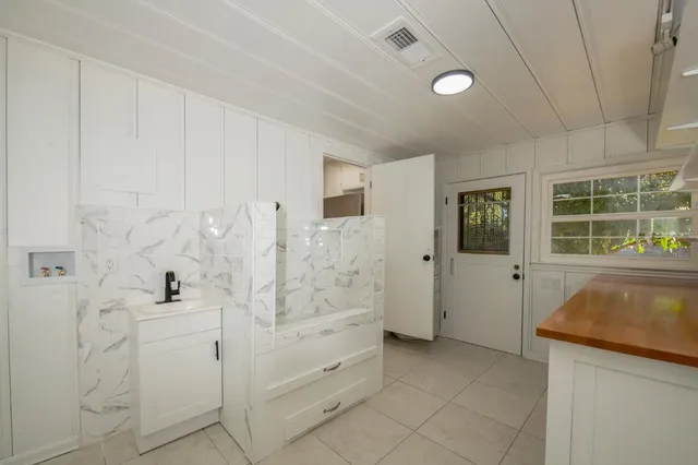 $829,999 | 705 East Alamos Avenue, Fresno, CA 93704