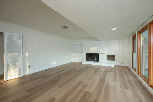 $829,999 | 705 East Alamos Avenue, Fresno, CA 93704