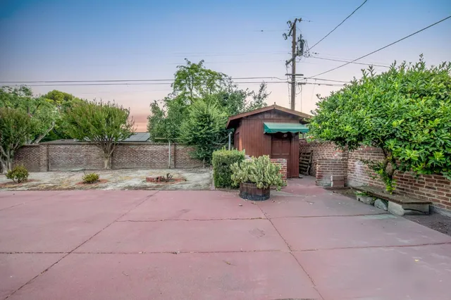 $829,999 | 705 East Alamos Avenue, Fresno, CA 93704