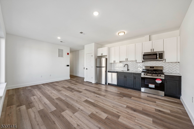 560 13th Avenue, Unit 302 Newark, NJ 07103 - Photo 13 of 23