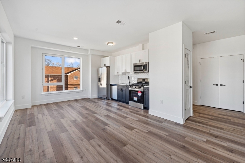 560 13th Avenue, Unit 302 Newark, NJ 07103 - Photo 5 of 23