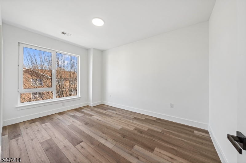 560 13th Avenue, Unit 302 Newark, NJ 07103 - Photo 8 of 23